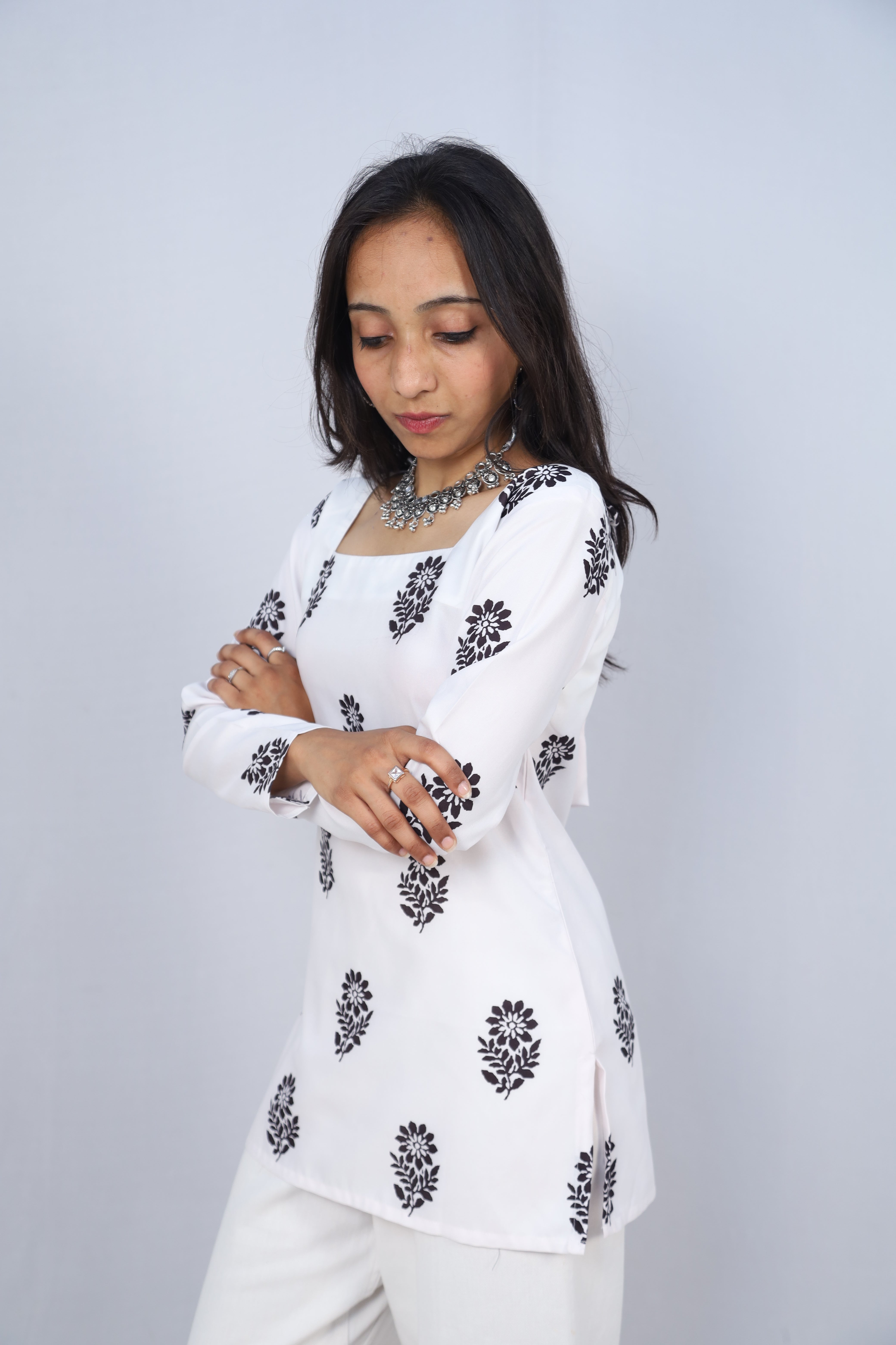 AASHVI Multicolor Cotton Short Printed Kurti For Women & Girls